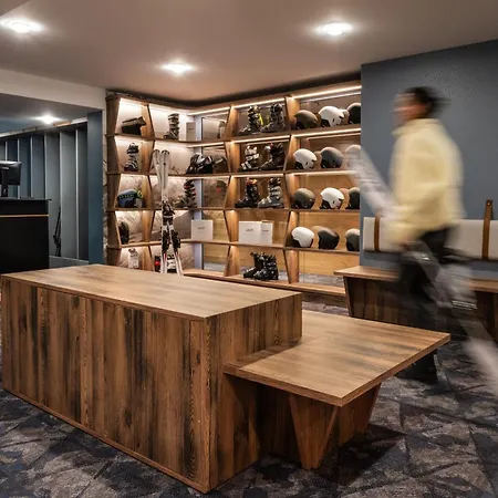Falcon By Alpine Appartement